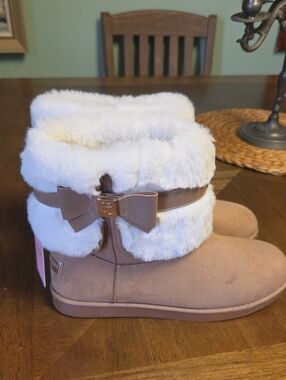 Womens Tan Faux Suede Boots with White Faux Fur and Bow